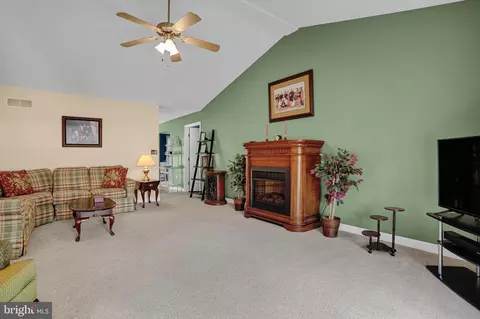 154 N Cacoosing Dr, Reading, PA 19608 photo 7