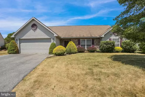 154 N Cacoosing Dr, Reading, PA 19608