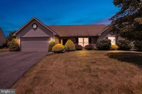 154 N Cacoosing Dr, Reading, PA 19608 photo 24