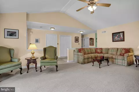 154 N Cacoosing Dr, Reading, PA 19608 photo 6