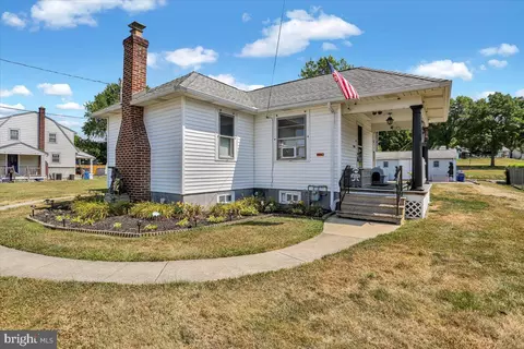 3821 Raymond St, Reading, PA 19605