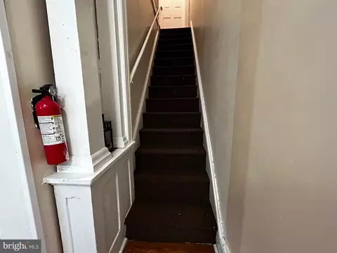 Entry Way - 237 Pear St, Reading, PA 19601 photo 4 of 14