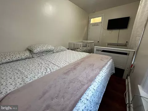 Bedroom - 237 Pear St, Reading, PA 19601 photo 2 of 10