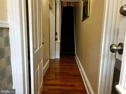 Entry Way - 237 Pear St, Reading, PA 19601 photo 10 of 14
