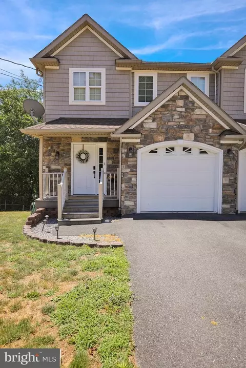 122 Pennwyn Pl, Reading, PA 19607