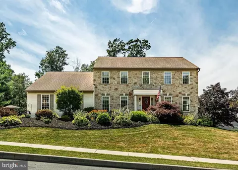1 Kimball Ct, Morgantown, PA 19543