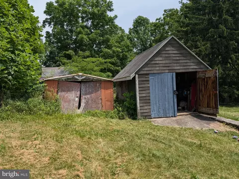Exterior - 522 Buzzard Rd, Reading, PA 19608 photo 1 of 1