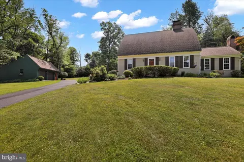 625 Scenic Dr, Bernville, PA 19506