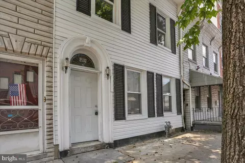 210 S 4th St, Reading, PA 19602