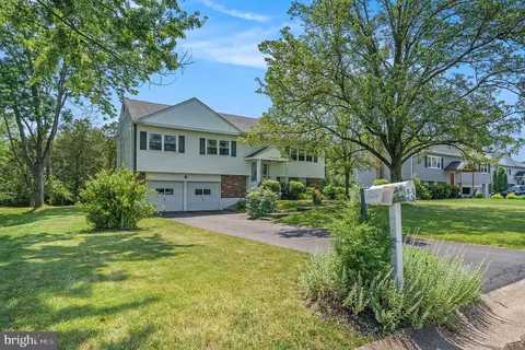 157 Hartline Dr, Reading, PA 19606