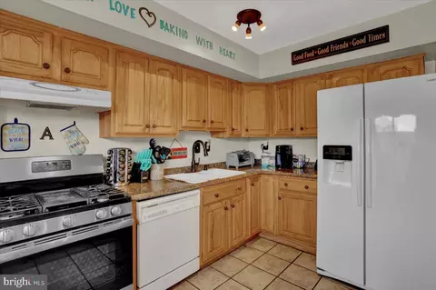 Kitchen - 24 2 Heather Hts, Reading, PA 19606 photo 1 of 3