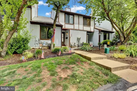 24 2 Heather Hts, Reading, PA 19606