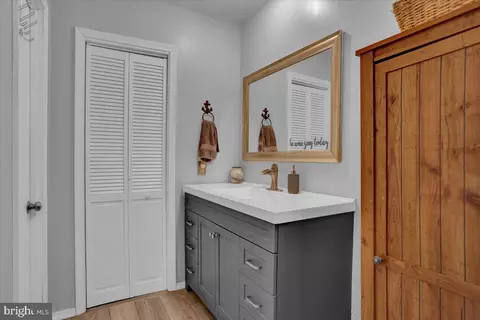 Bath - 24 2 Heather Hts, Reading, PA 19606 photo 1 of 3