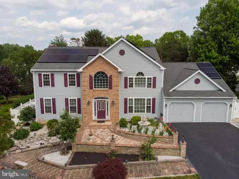 11 Indiana Ave, Sinking Spring, PA 19608