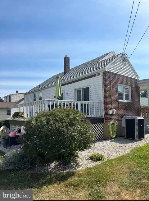 Exterior - 111 Tasker Ave, Reading, PA 19607 photo 2 of 9