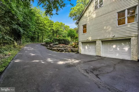 20 Grouse Point Cir, Reading, PA 19607 photo 5