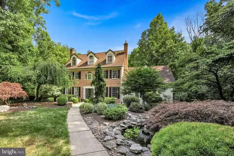 20 Grouse Point Cir, Reading, PA 19607