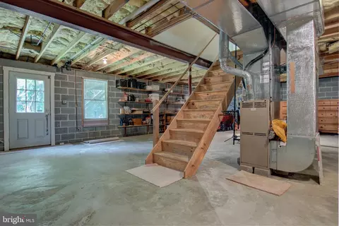 Entry Way - 8 Archer Ln, Reading, PA 19607 photo 3 of 3