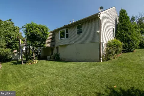 Exterior - 8 Archer Ln, Reading, PA 19607 photo 7 of 11