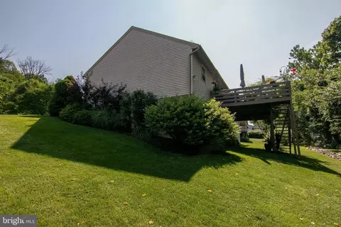 Exterior - 8 Archer Ln, Reading, PA 19607 photo 8 of 11