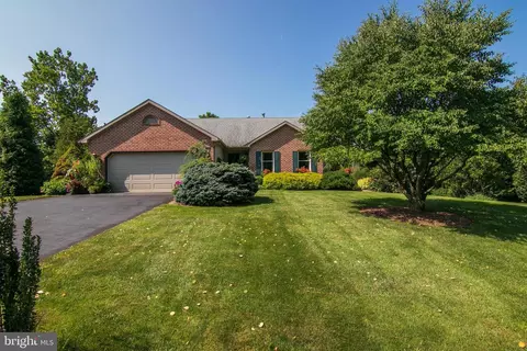 Exterior - 8 Archer Ln, Reading, PA 19607 photo 10 of 11