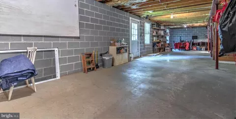 Entry Way - 8 Archer Ln, Reading, PA 19607 photo 2 of 3