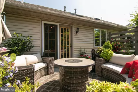Exterior - 8 Archer Ln, Reading, PA 19607 photo 6 of 11
