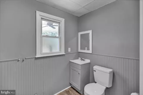 Entry Way - 109 Radcliffe Ave, Reading, PA 19609 photo 5 of 7