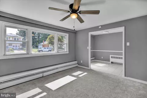 Living - 109 Radcliffe Ave, Reading, PA 19609 photo 1 of 1