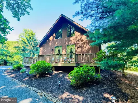 523 Texter Mountain Rd, Robesonia, PA 19551