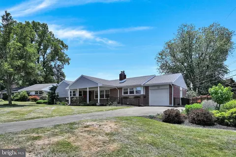 171 Thomas Pl, Sinking Spring, PA 19608