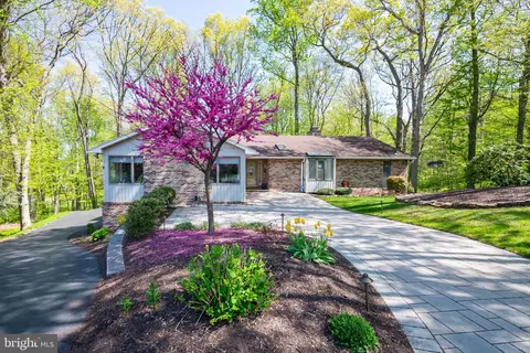 12 Nassau Cir, Shillington, PA 19607