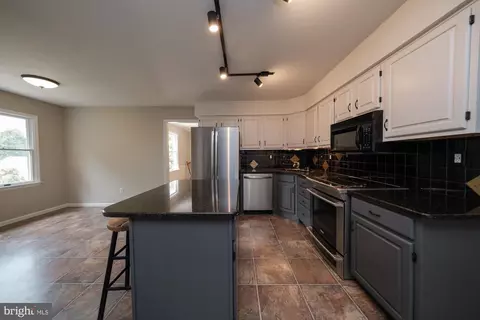 52 Rim View Ln, Reading, PA 19607 photo 8