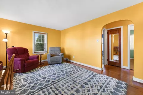 1338 Lacrosse Ave, Reading, PA 19607 photo 2