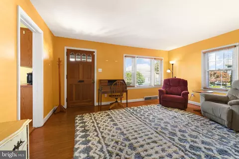 1338 Lacrosse Ave, Reading, PA 19607 photo 3