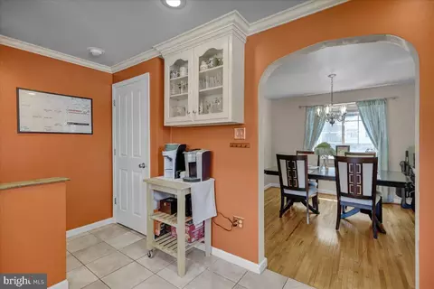 Entry Way - 229 Reading Ave, Reading, PA 19607 photo 3 of 5