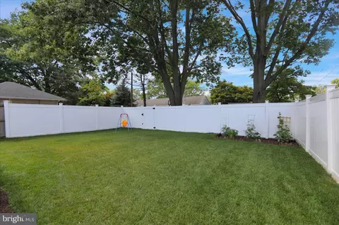 Exterior - 229 Reading Ave, Reading, PA 19607 photo 4 of 7