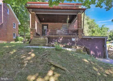 807 W Main St, Leesport, PA 19533