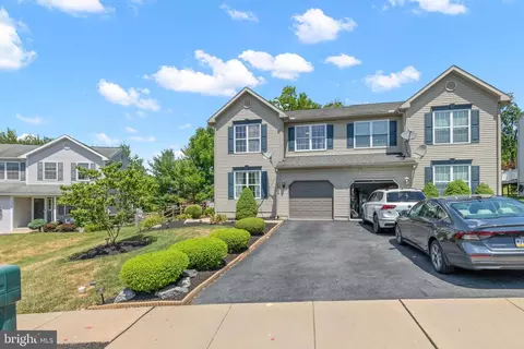 1044 Alexander Dr, Temple, PA 19560