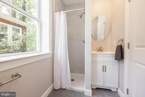 Bath - 38 Spring Crest Blvd, Reading, PA 19608 photo 1 of 4