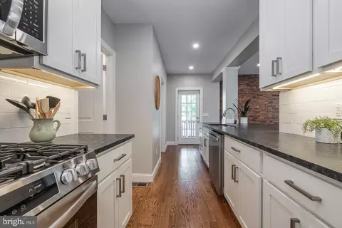 Entry Way - 38 Spring Crest Blvd, Reading, PA 19608 photo 5 of 10