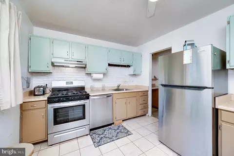Kitchen - 1259 Fox Run, Reading, PA 19606 photo 3 of 4