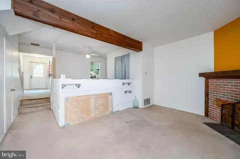 Living - 1259 Fox Run, Reading, PA 19606 photo 3 of 3