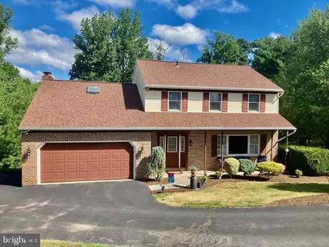 5009 Apple Ln, Mohnton, PA 19540