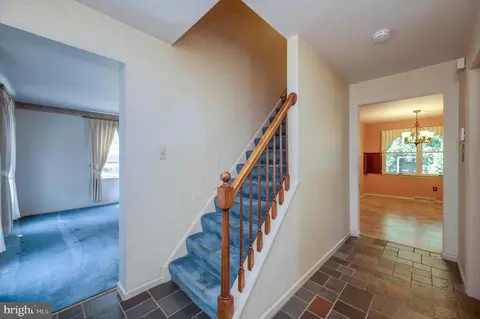 Entry Way - 64 Downing Dr, Reading, PA 19610 photo 2 of 4