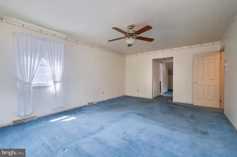 Living - 64 Downing Dr, Reading, PA 19610 photo 3 of 3
