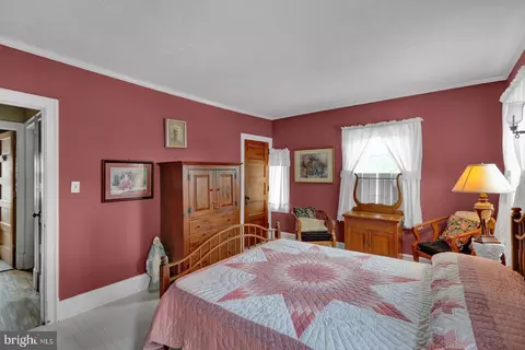 Bedroom - 128 E Walnut St, Shillington, PA 19607 photo 5 of 6