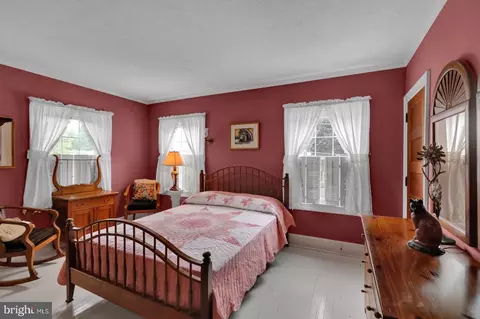 Bedroom - 128 E Walnut St, Shillington, PA 19607 photo 4 of 6