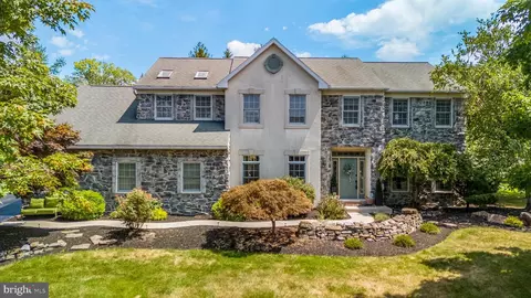 30 Scotland Dr, Reading, PA 19606