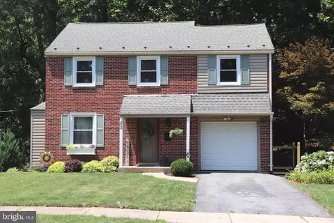 22 Beechwood Dr, Reading, PA 19606